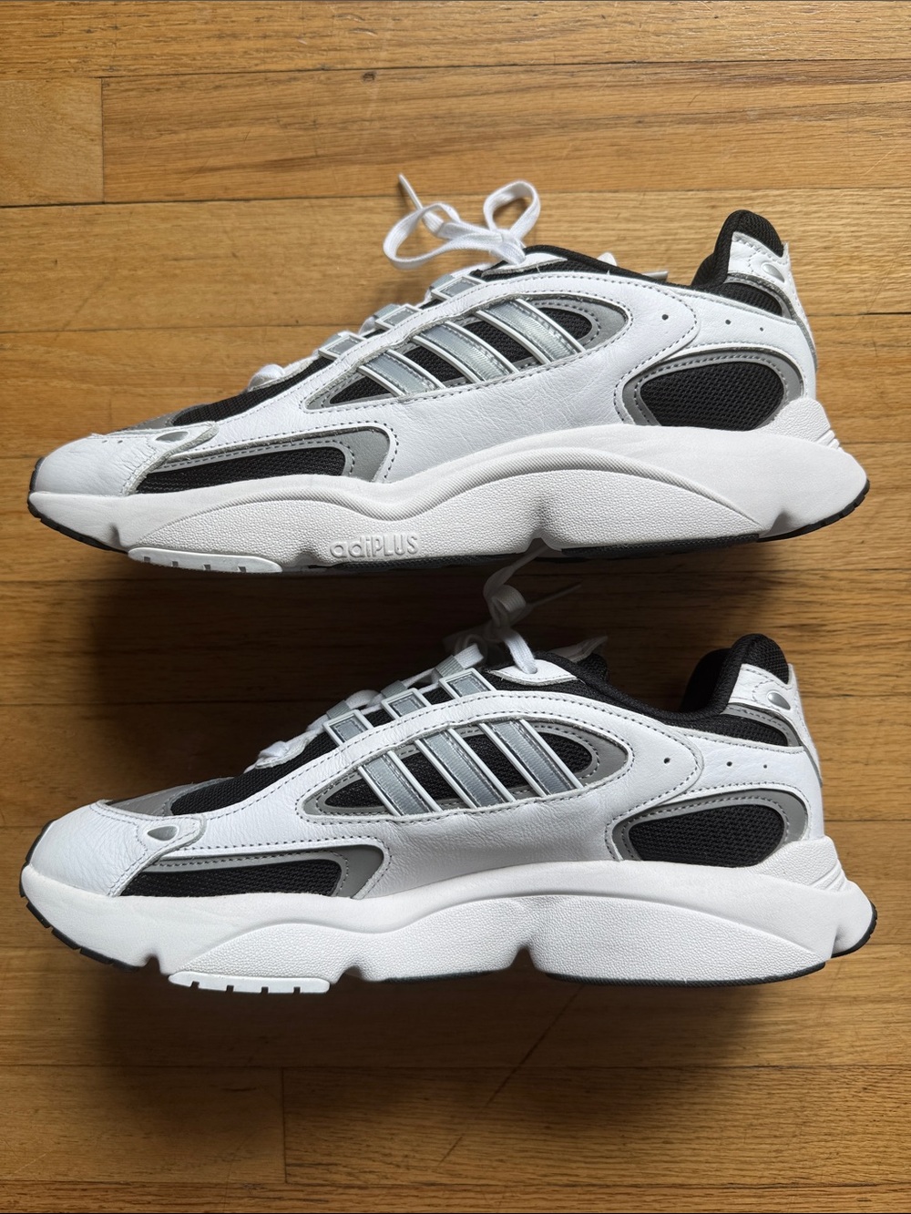 Adidas Black and White Ozmillen Low-Top Sneakers NEW no tags - Picture 4 of 9